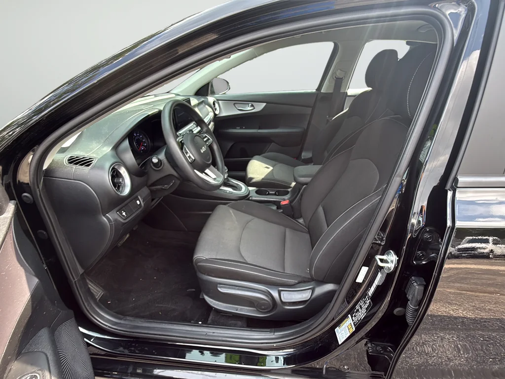 Used 2024 Black Kia LXS image 10