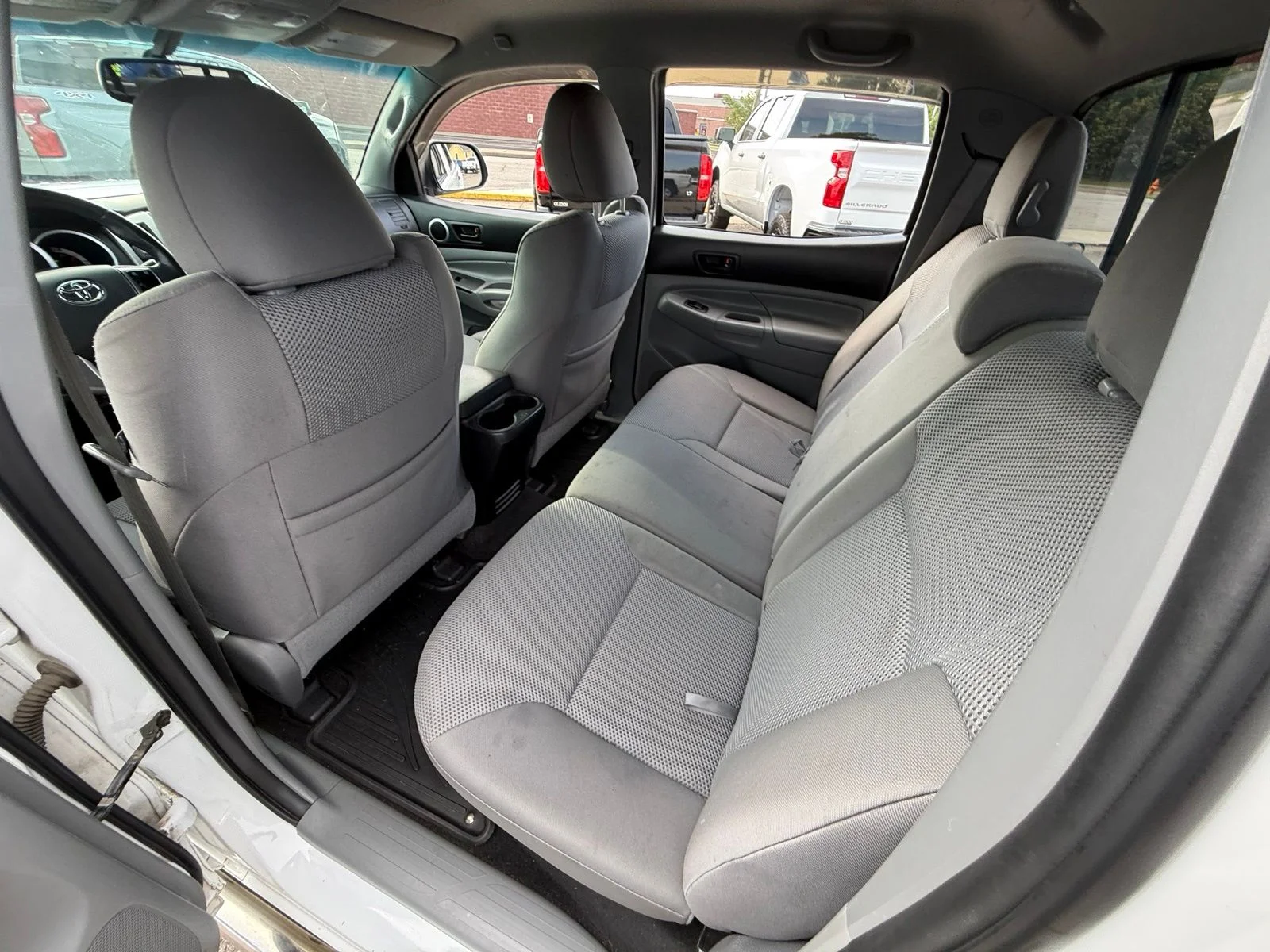 Used 2012 White Toyota Base image 27