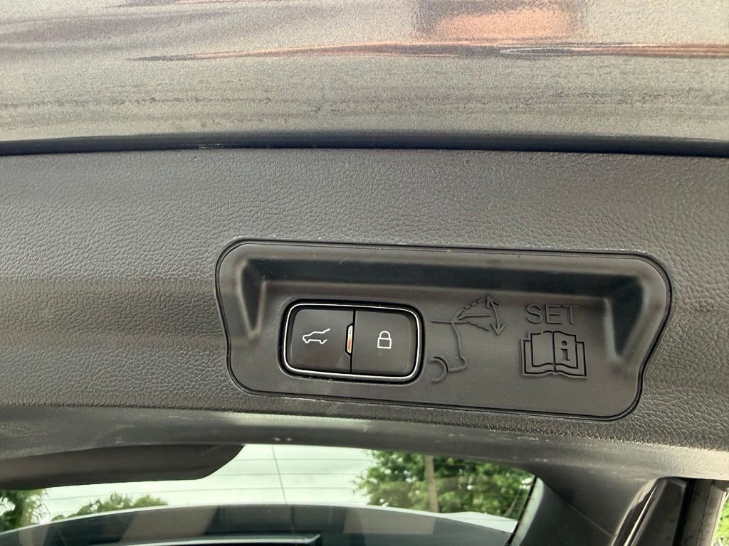 Used 2020 Magnetic Metallic Ford XLT image 31