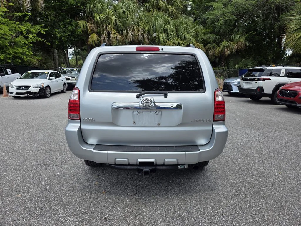 Used 2008 Silver Toyota SR5 image 4