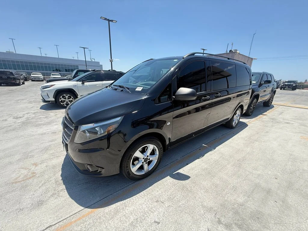 2018 Mercedes-Benz Metris -'s photo