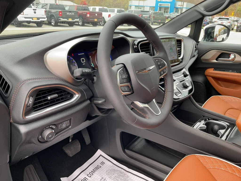 2026 Chrysler Pacifica Pinnacle - Photo 10