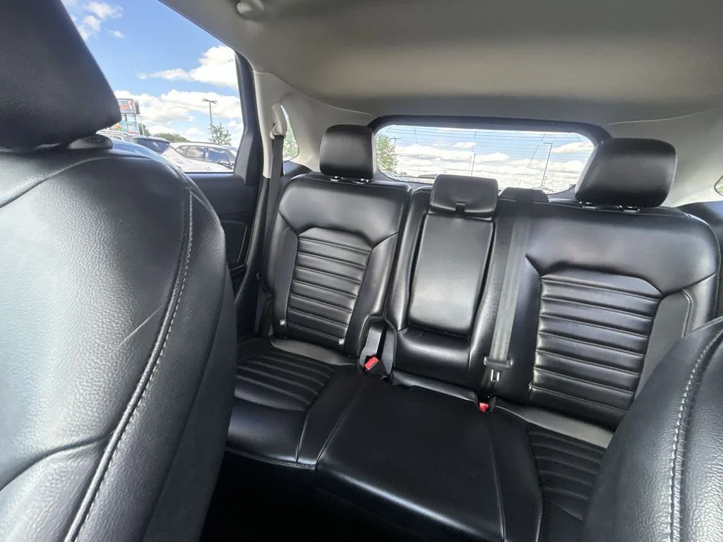 Used 2023 Gray Ford SEL image 14