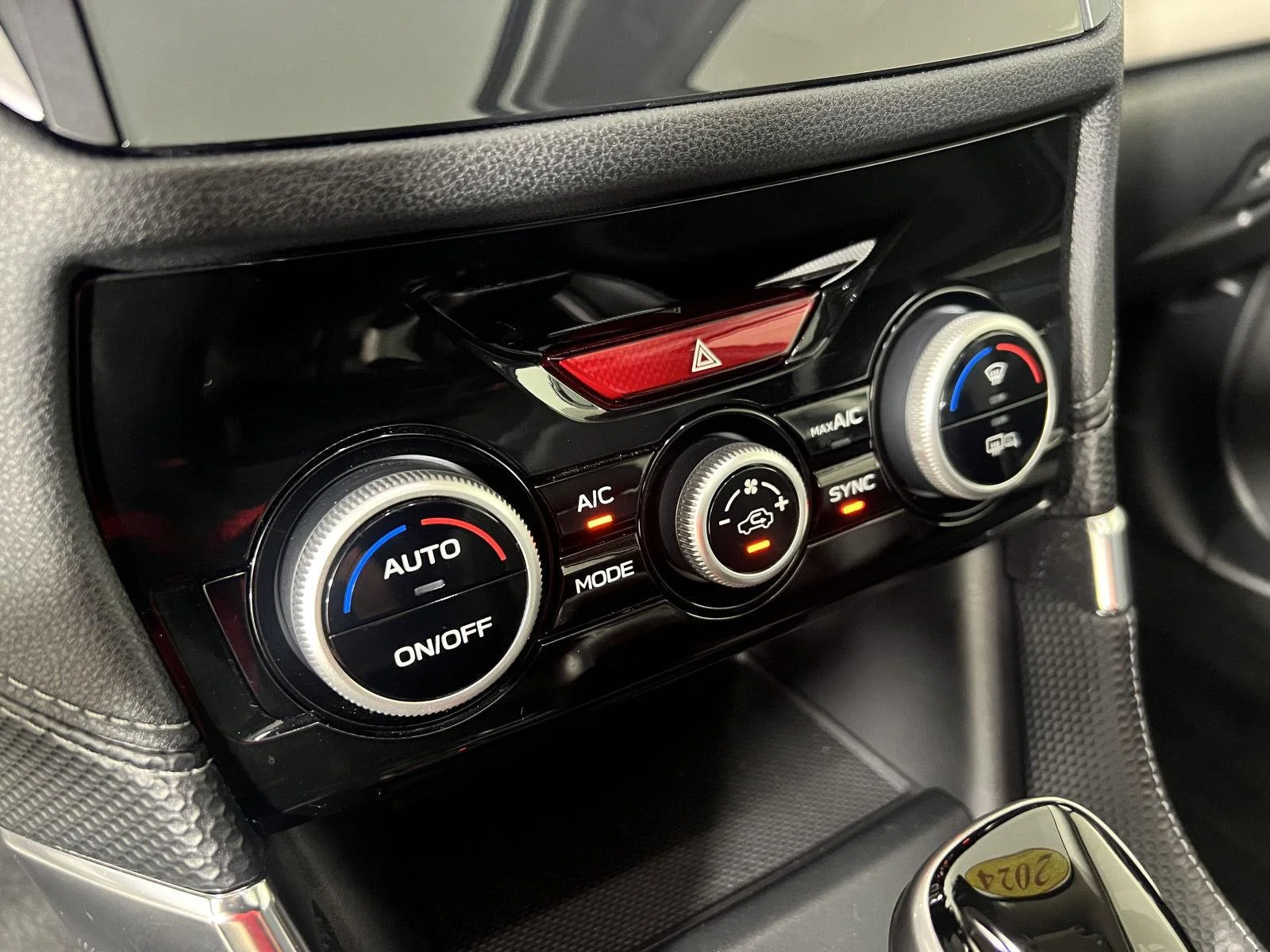 Used 2024 Crystal White Pearl Subaru Limited image 10