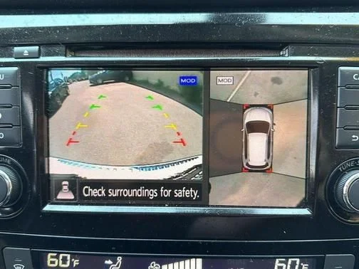 Used 2018 White Nissan SL image 19