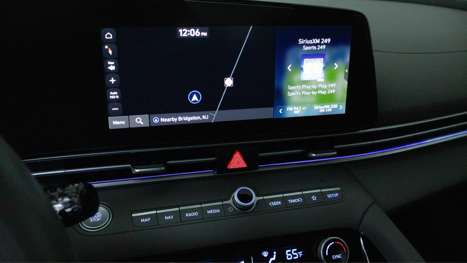 Used 2025 White Hyundai SEL Convenience image 16