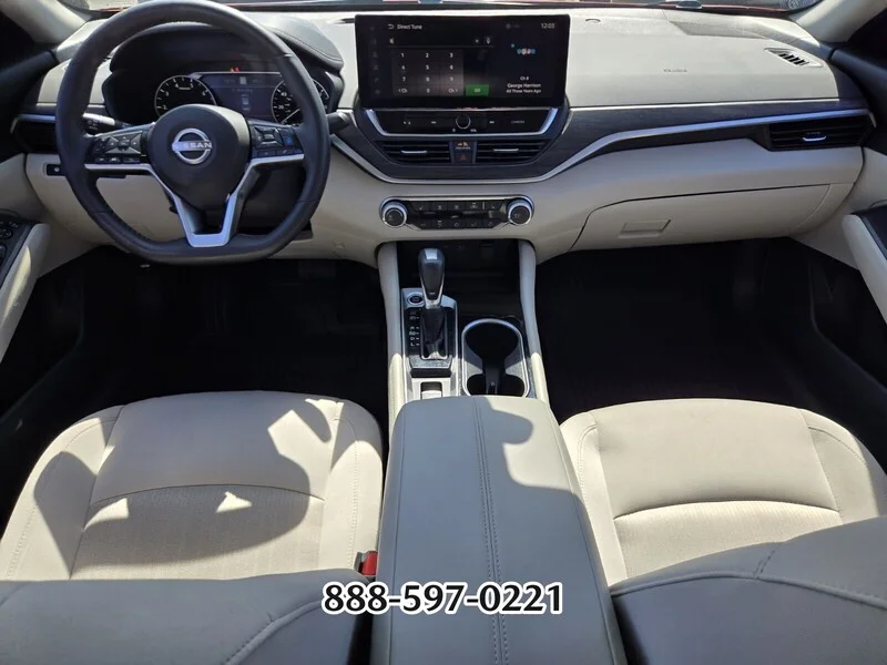 Used 2024 Scarlet NISSAN 2.5 SV image 14