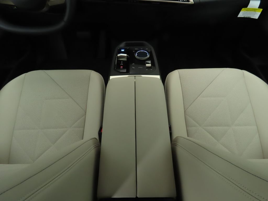 2026 BMW iX 60 - Photo 18