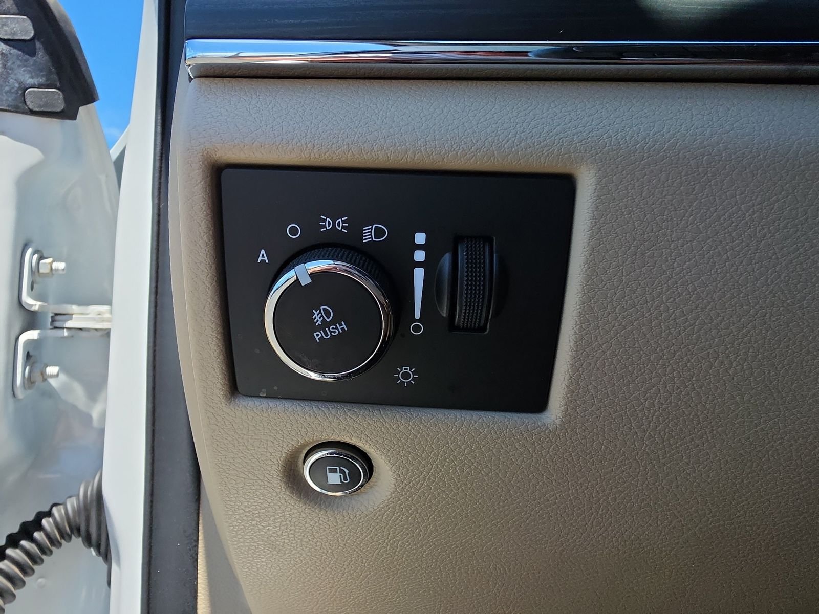Used 2022 White Jeep Limited image 20