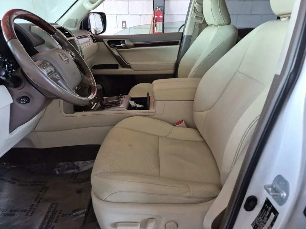 Used 2017  Lexus 460 image 7