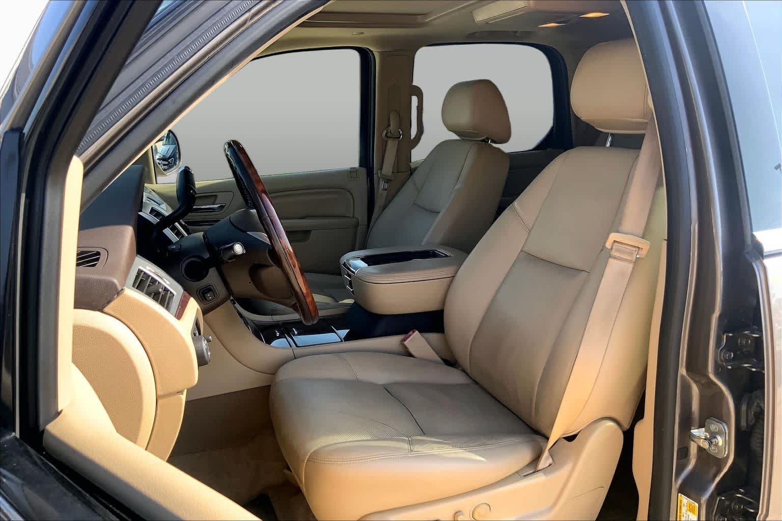Used 2014 Mocha Steel Metallic Cadillac Luxury image 7