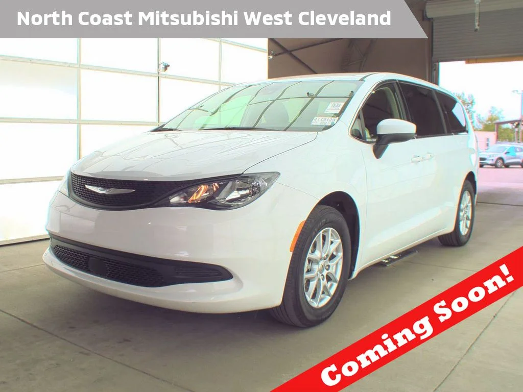 2023 Chrysler Voyager's photo