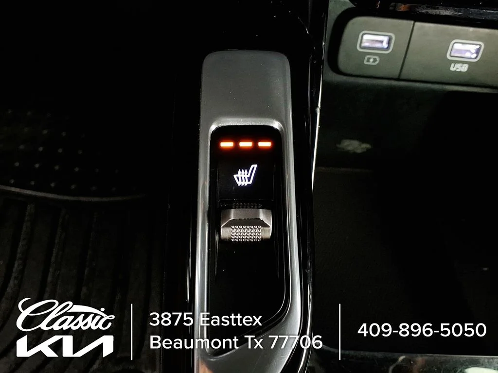 Used 2023 White Kia SX image 17