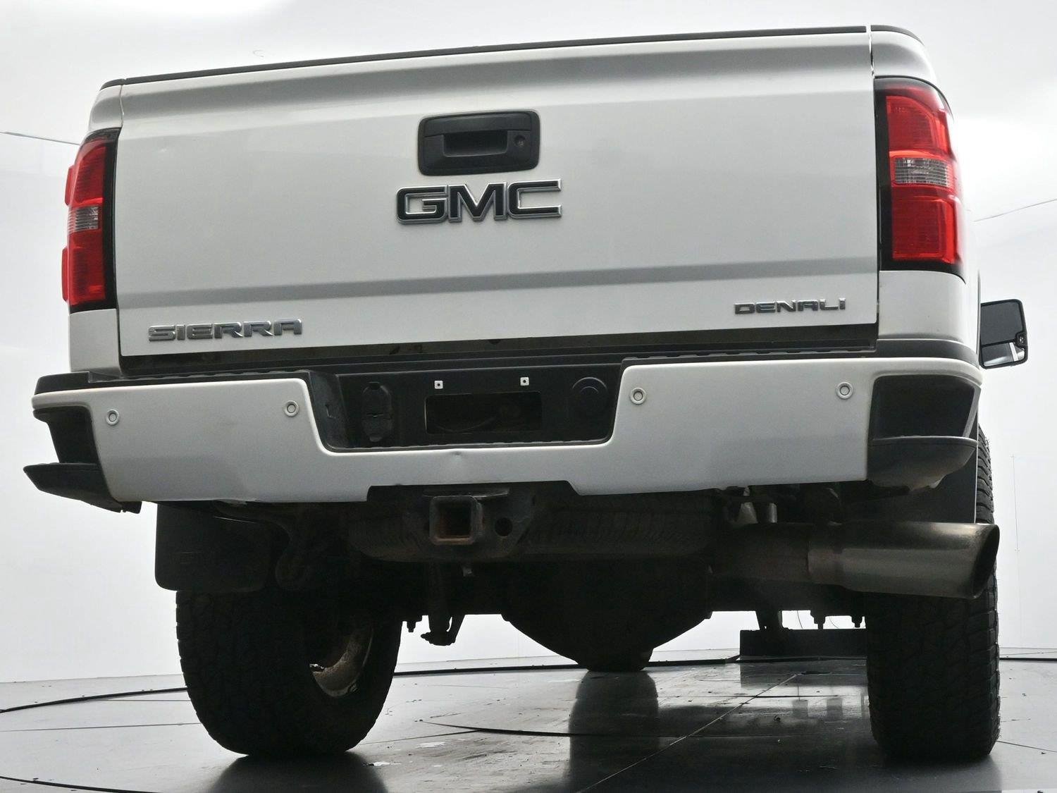 Used 2015 Summit White GMC Denali image 46