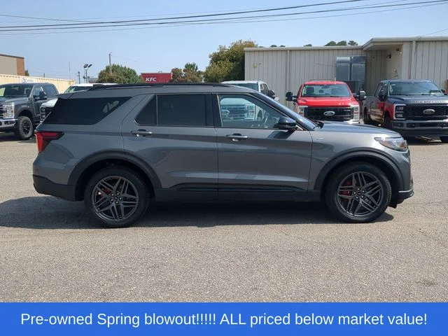 Used 2025 Gray Ford ST-Line image 14