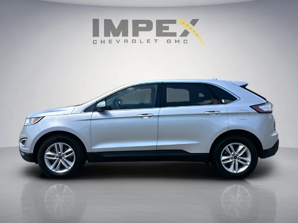 Used 2018  Ford SEL image 2