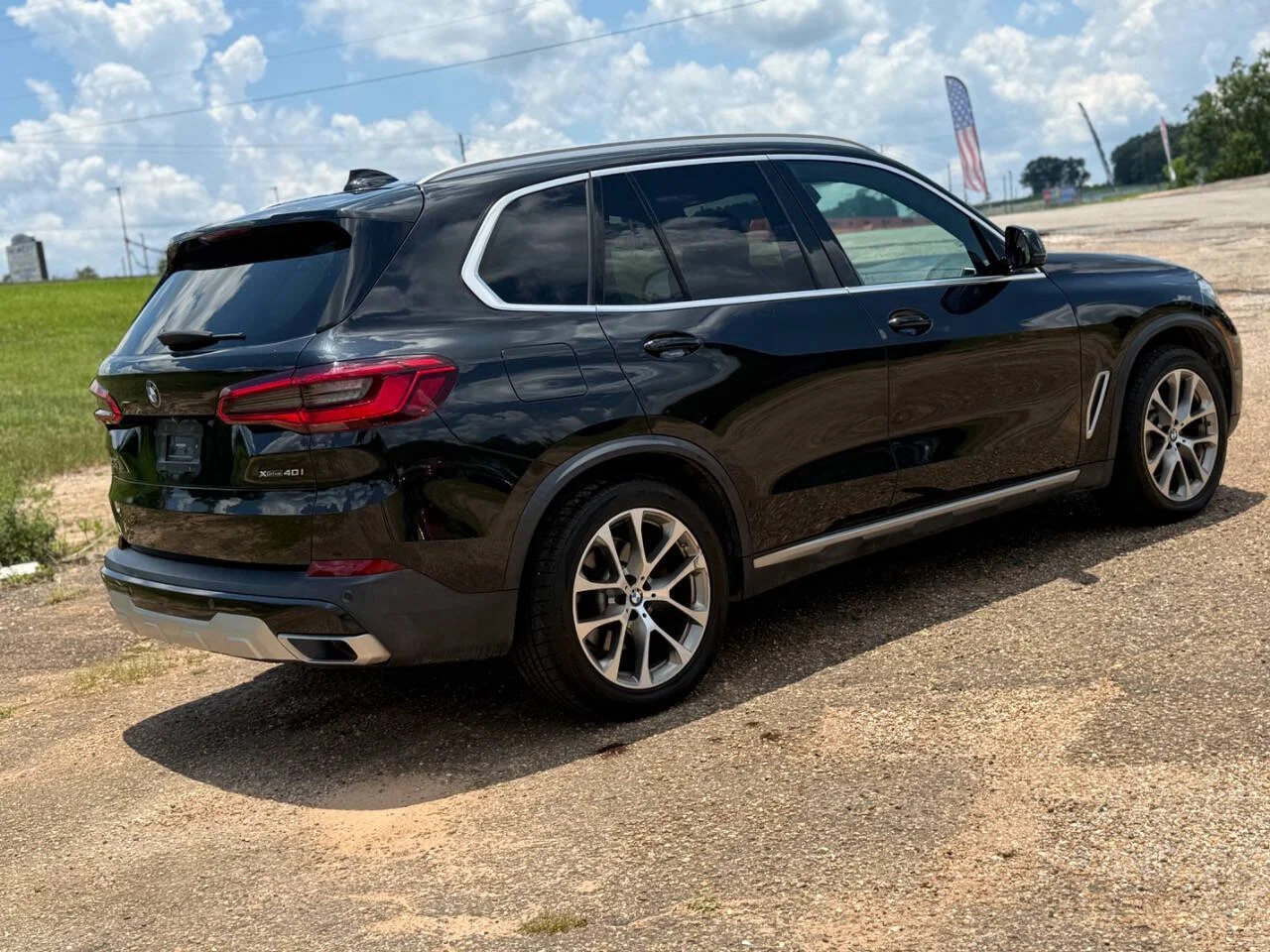 Used 2019 Black BMW xDrive40i AWD 4dr Sports Activity Vehicle image 5