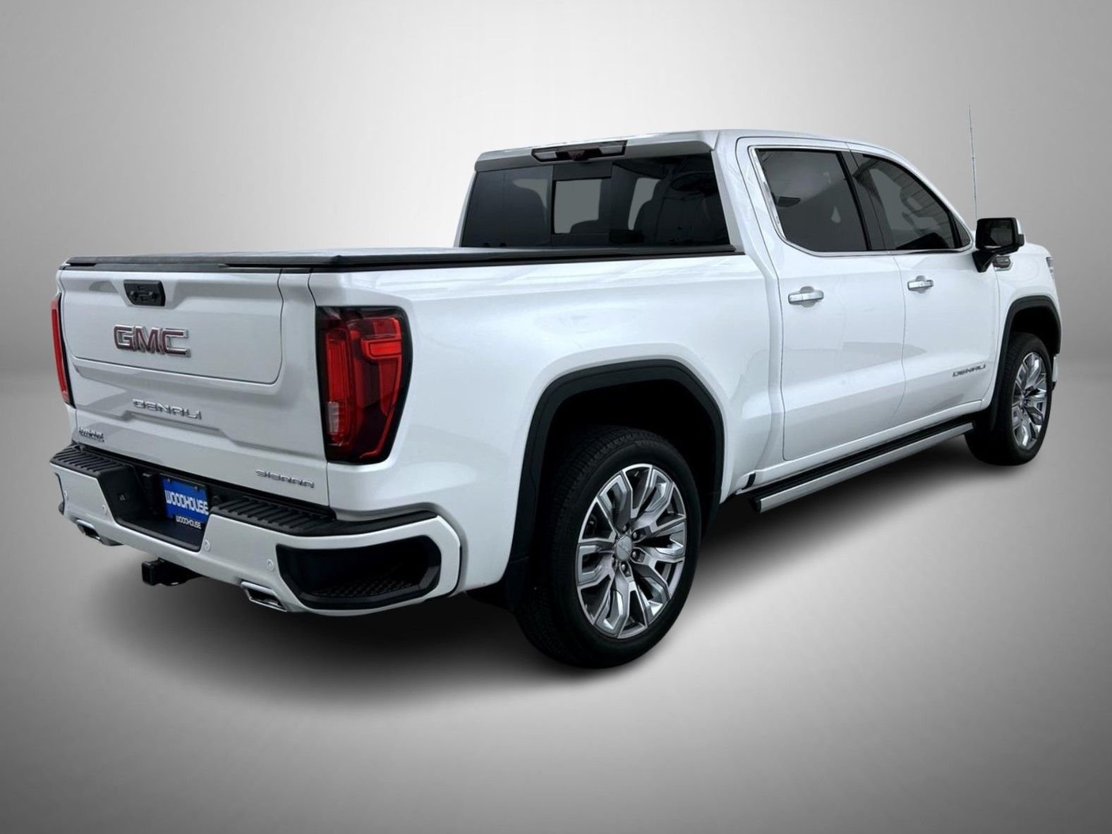 Used 2024 White GMC Denali image 5