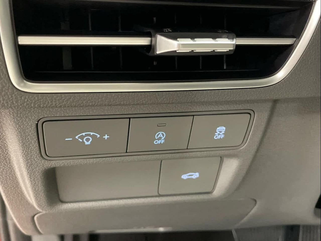 New 2026 Serenity White Hyundai SE image 27