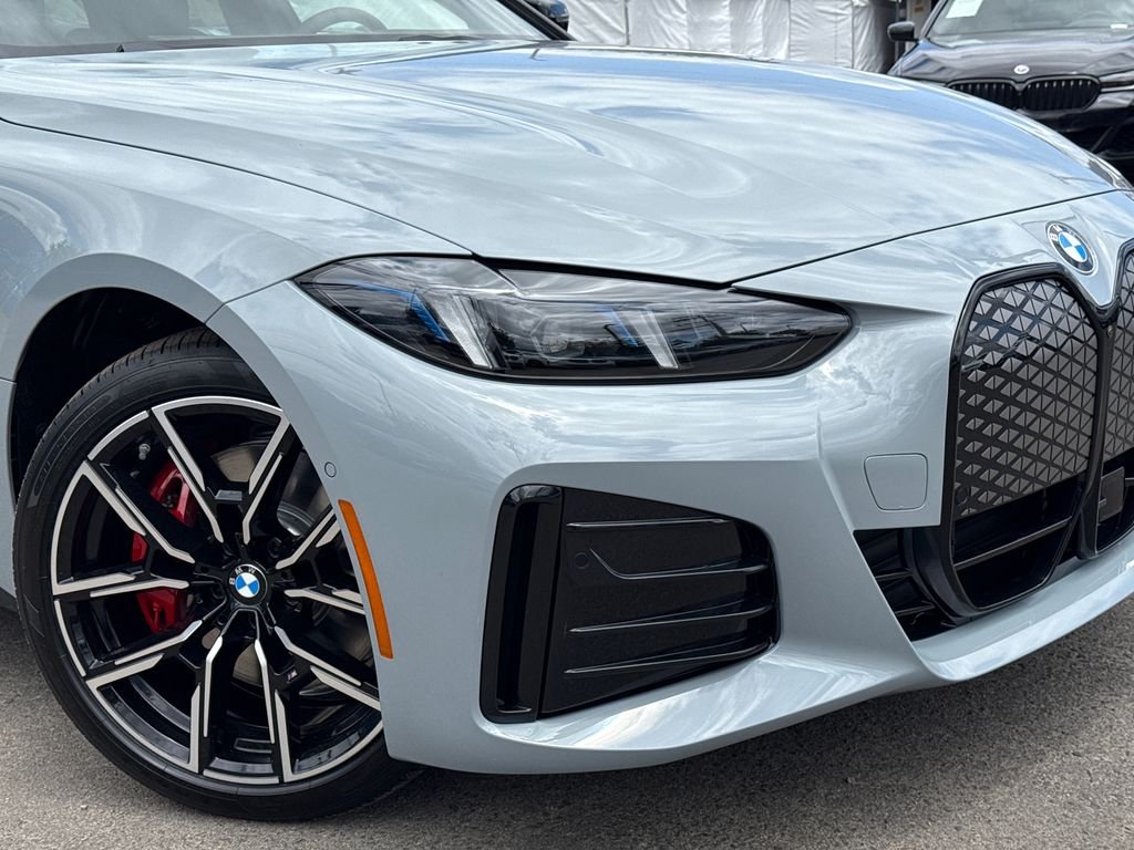New 2026 Brooklyn Grey Metallic BMW xDrive40 image 6