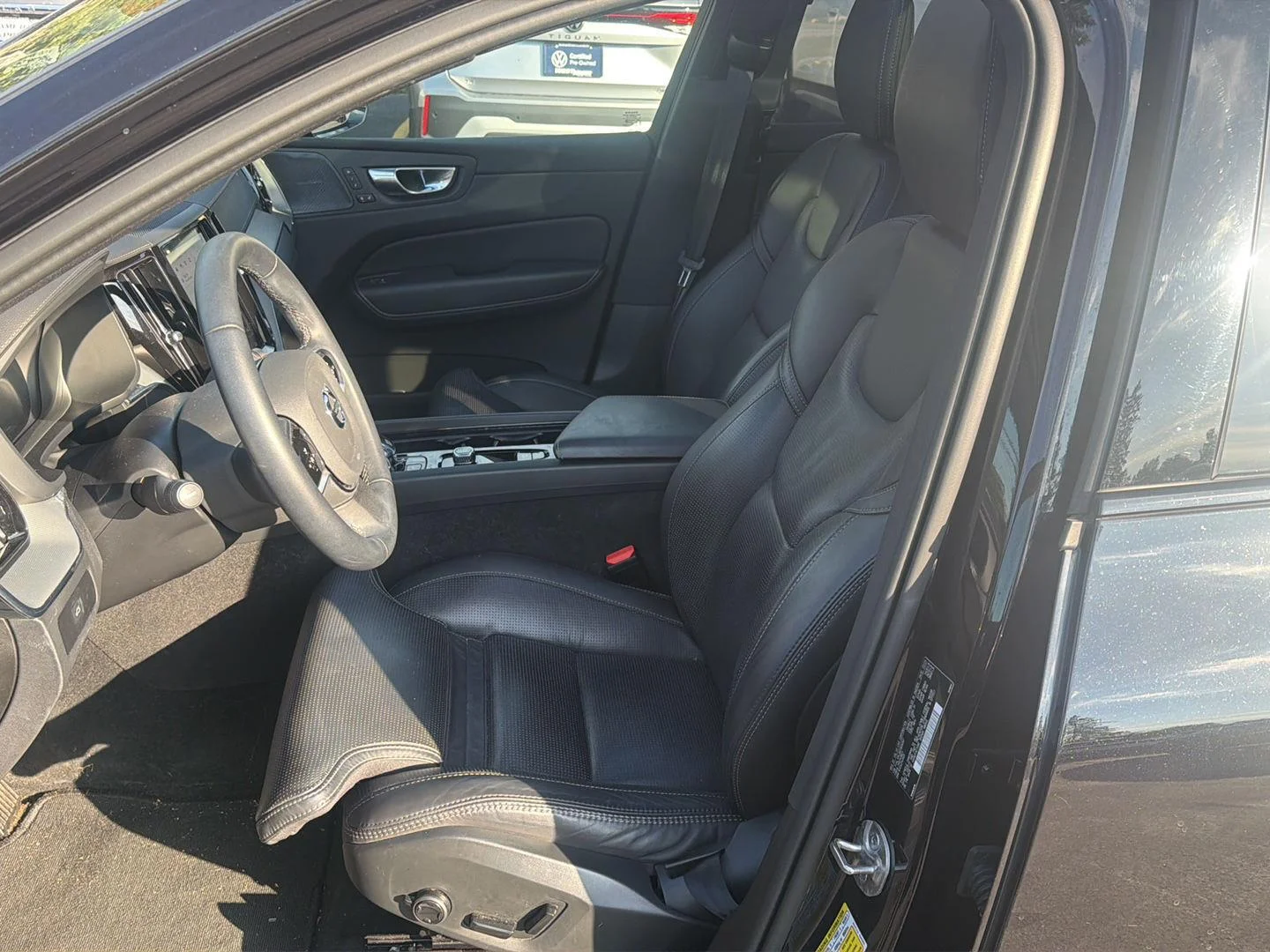 Used 2024 Onyx Black Metallic Volvo Ultimate Black Edition image 6