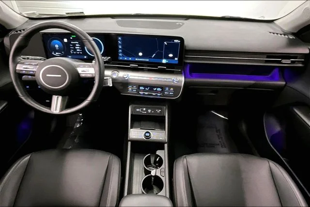 Used 2025 Neoteric Yellow Hyundai Limited image 18