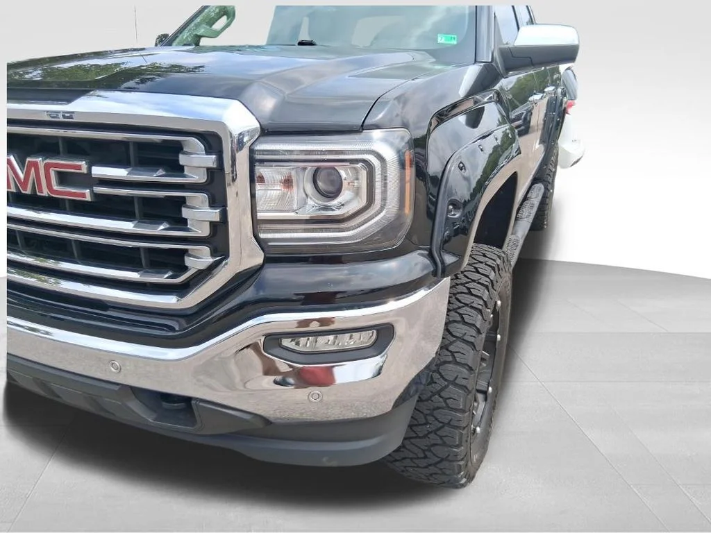 Used 2018 Black GMC SLT image 15