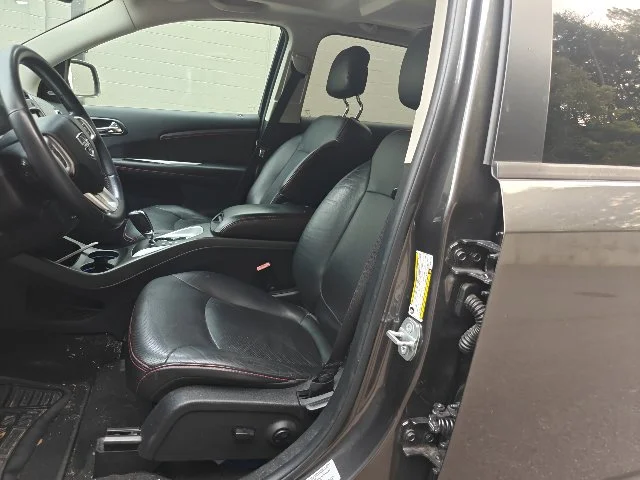 Used 2015 Gray Dodge R/T image 9