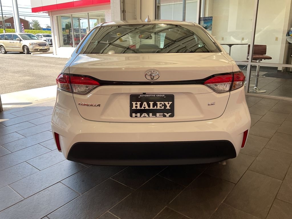 Used 2025 White Toyota LE image 7