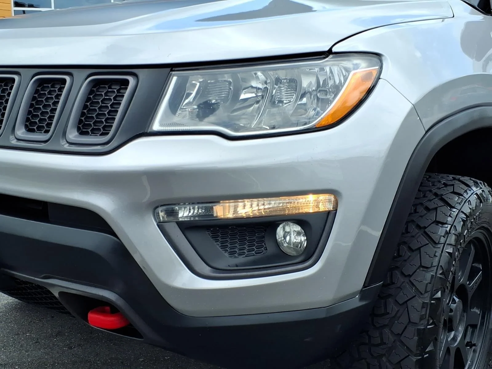 Used 2021 Billet Silver Metallic Clearcoat Jeep Trailhawk image 15