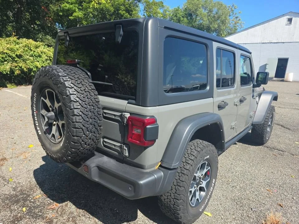 Used 2022 Gray Jeep Unlimited Rubicon image 3