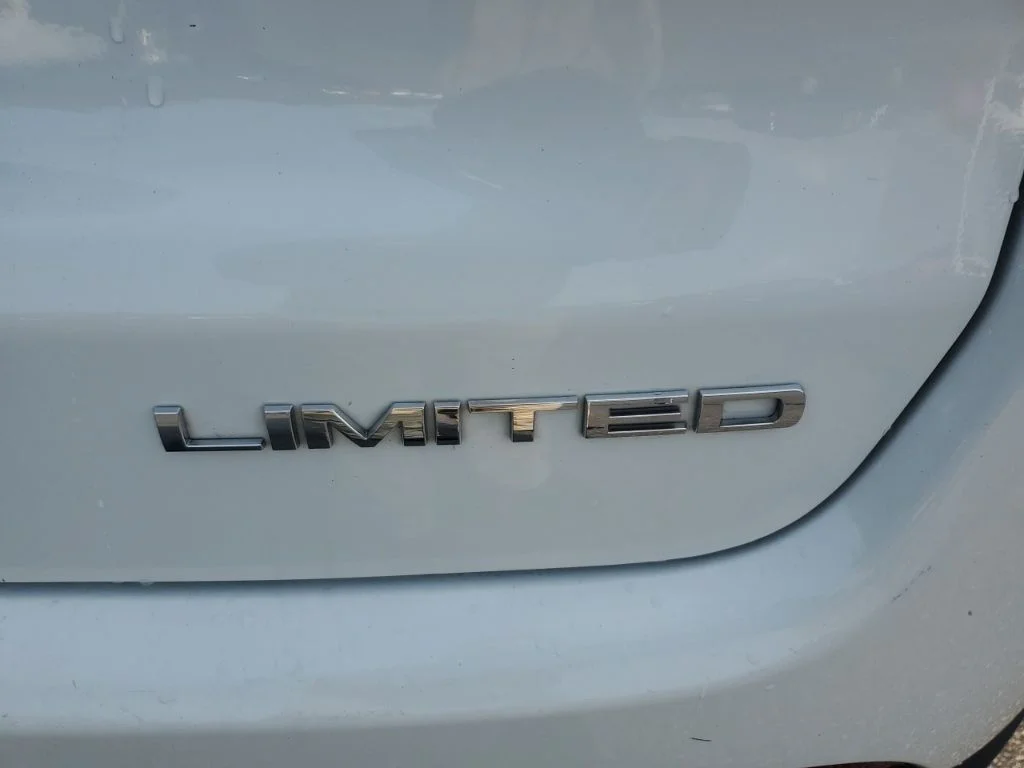 Used 2025 White Jeep Limited image 6