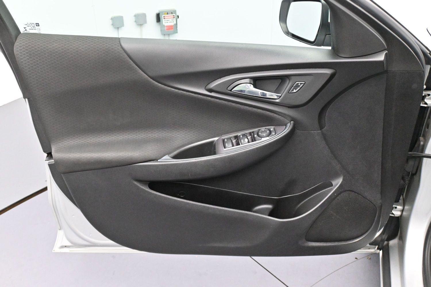 Used 2021 SILVER ICE METALLIC Chevrolet LT image 10