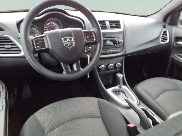 Used 2013  Dodge SE image 4