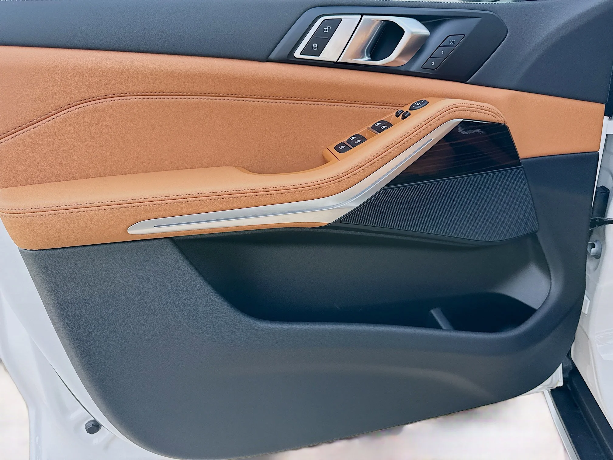 New 2026 Alpine White BMW sDrive40i image 23