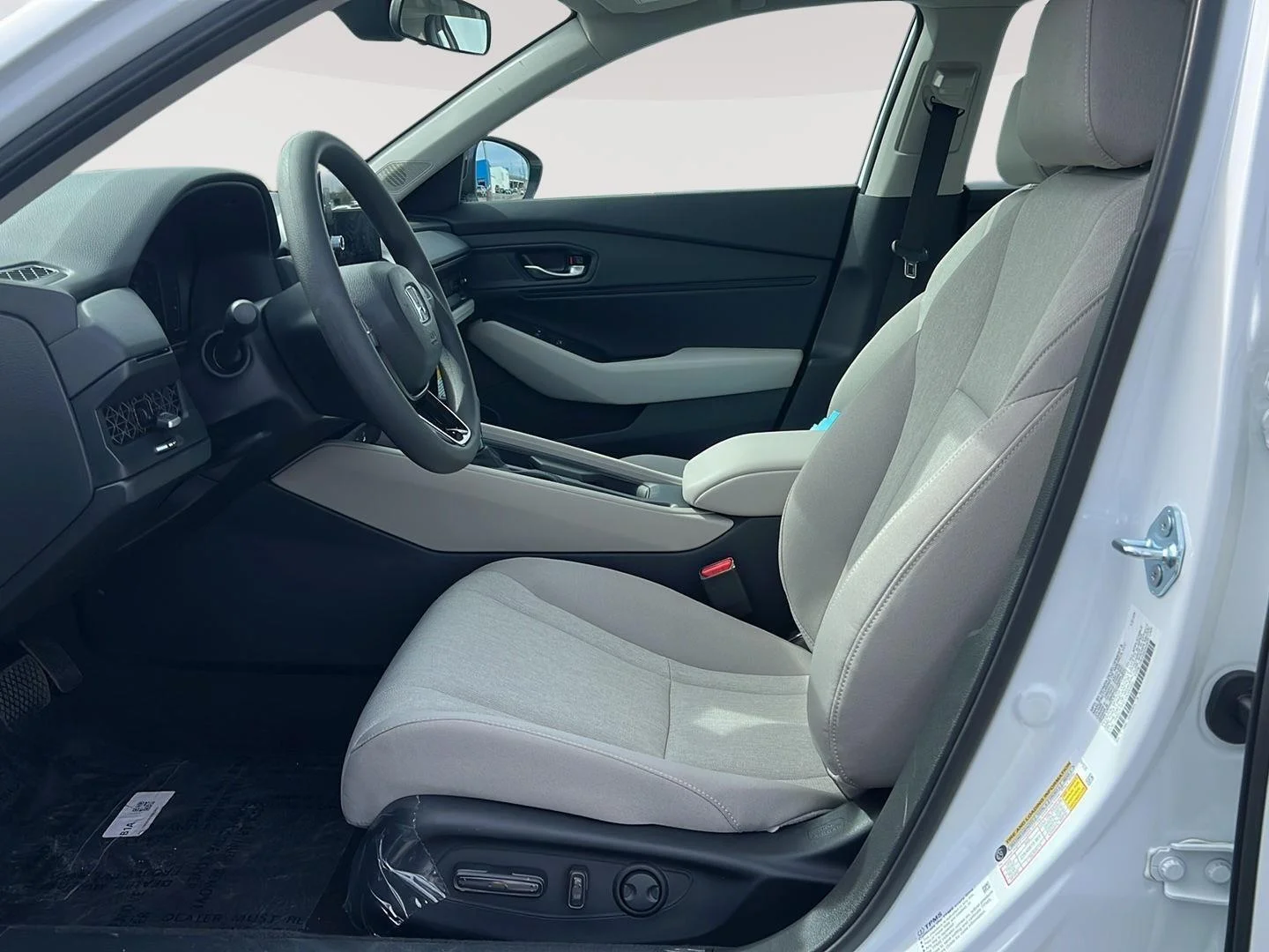 New 2026 Platinum White Pearl Honda SE image 5