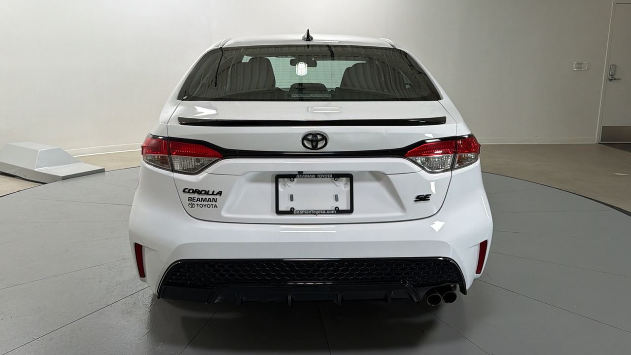 Used 2022 White Toyota SE Nightshade image 4
