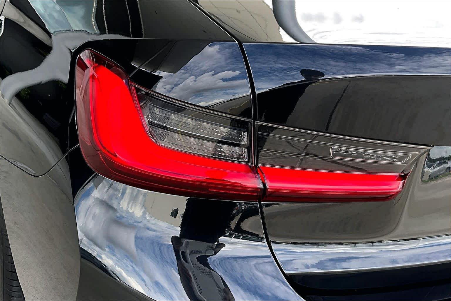 Used 2019 Jet Black BMW 330i image 25