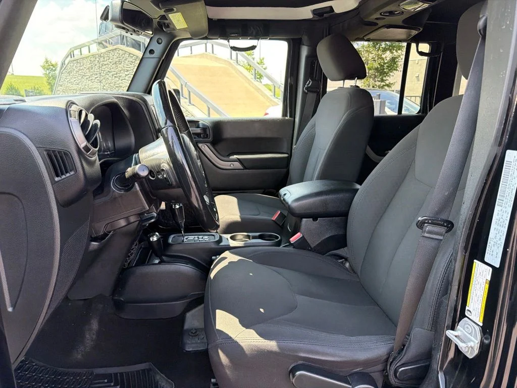 Used 2018 Black Jeep Unlimited Sport image 10