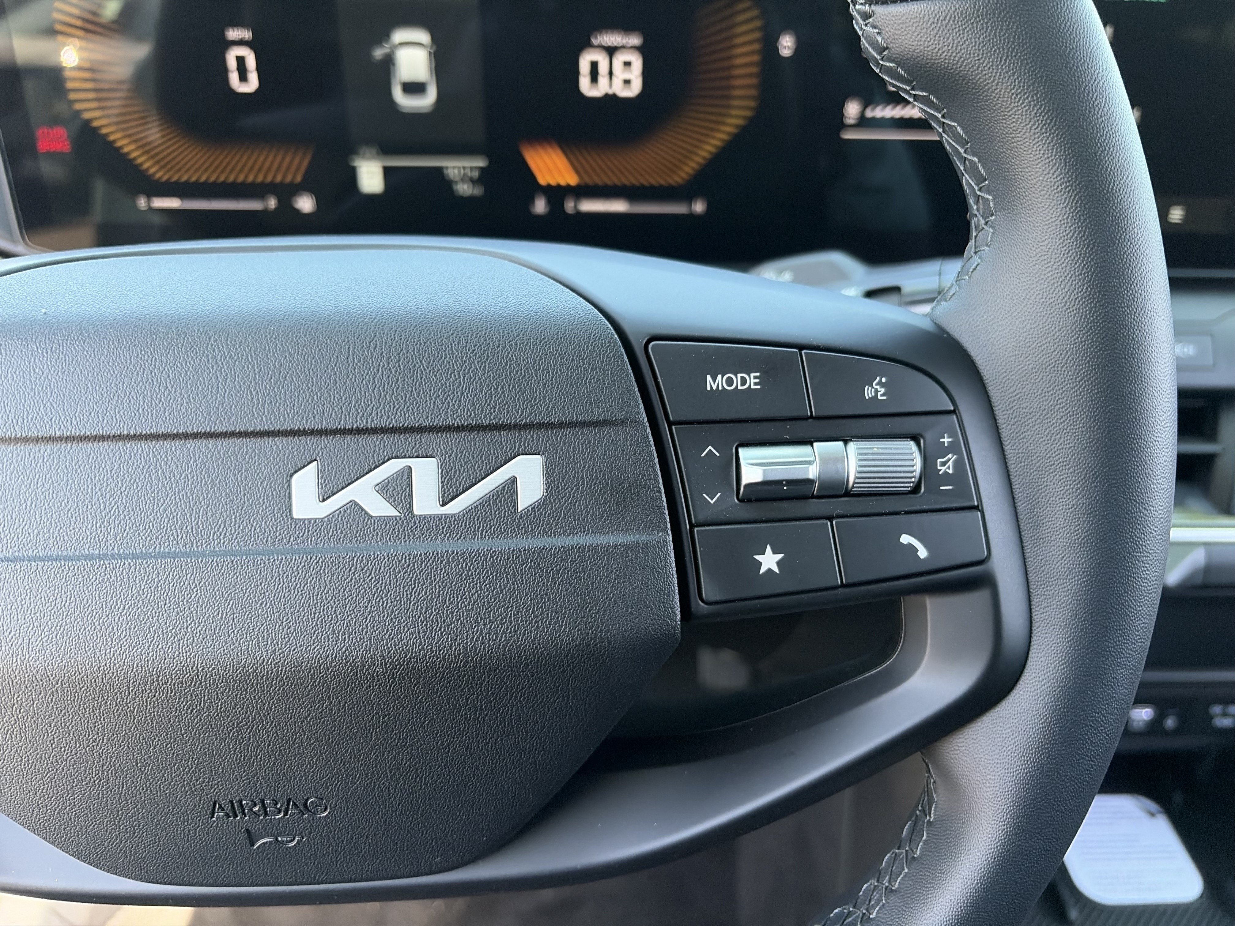 New 2026 Snow White Pearl Kia EX image 23