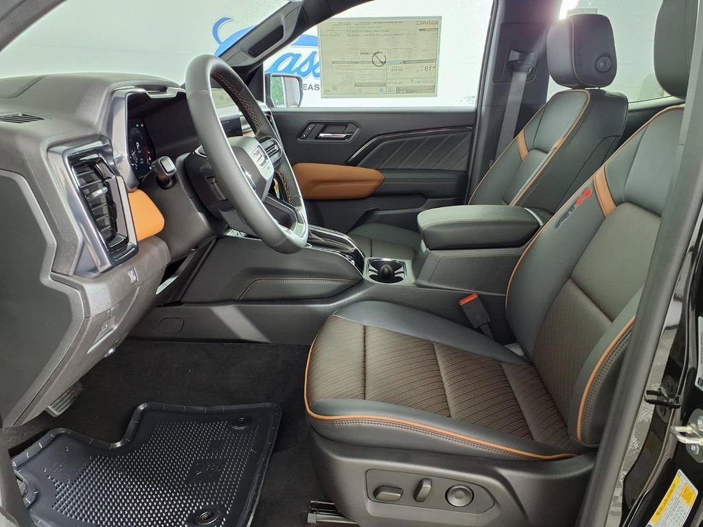 2026 GMC Canyon AT4 - Photo 13