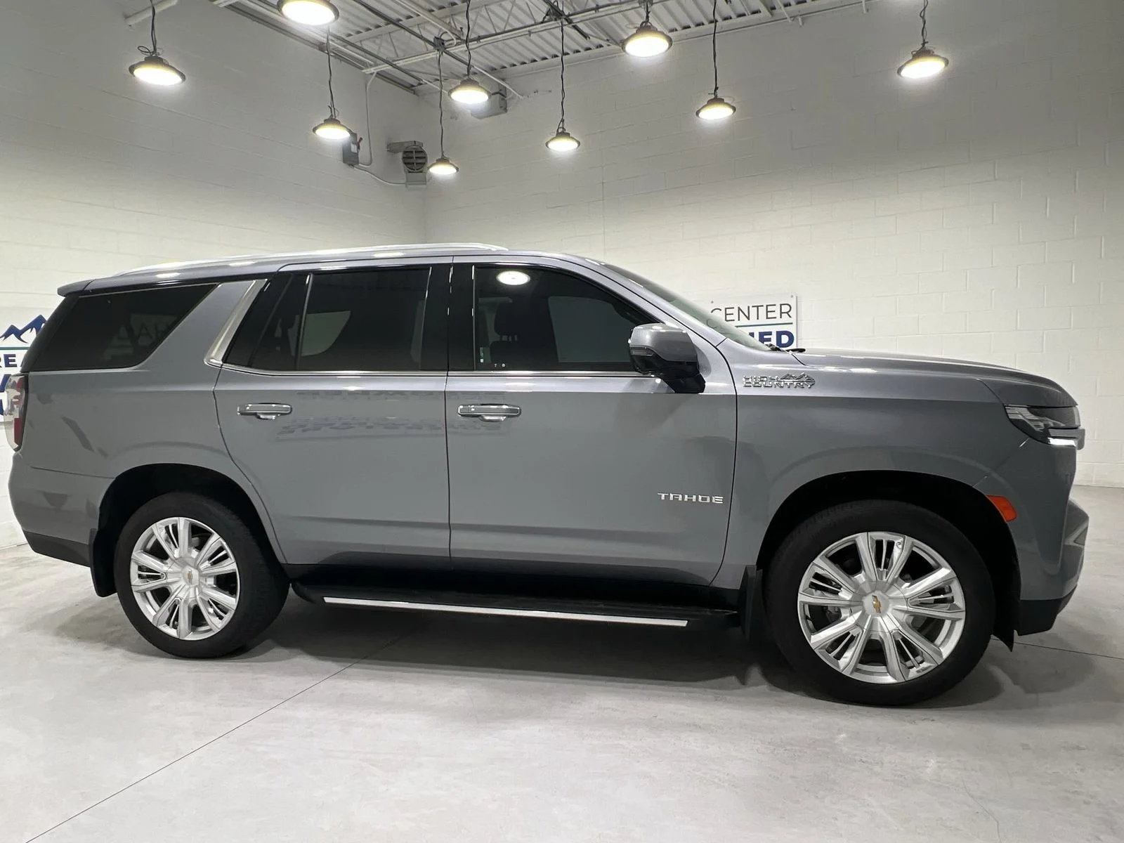 Used 2022 Gray Chevrolet High Country image 9