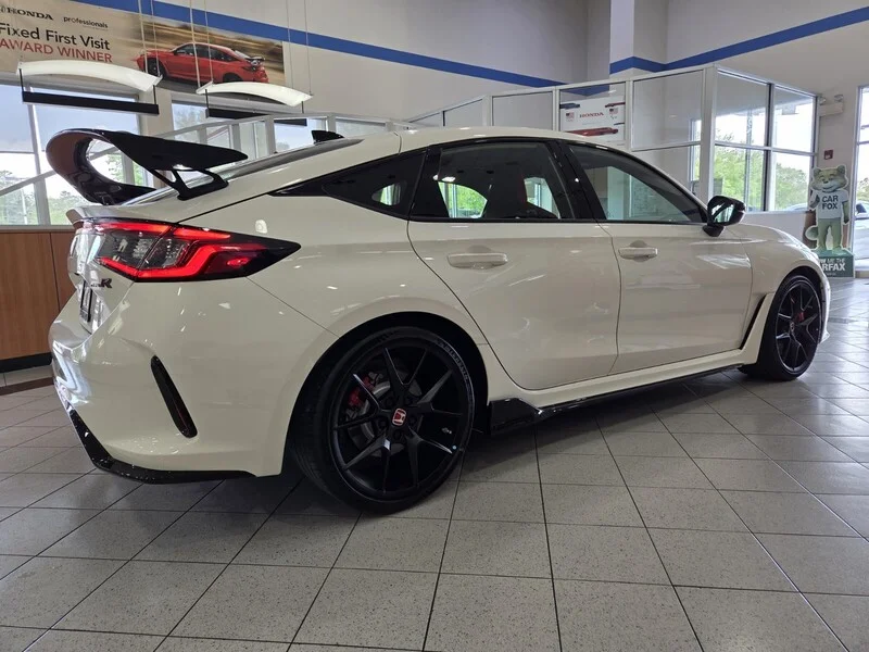 New 2025 Platinum White Pearl Honda MANUAL image 4