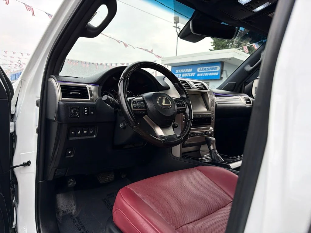 Used 2021 White Lexus 460 image 32