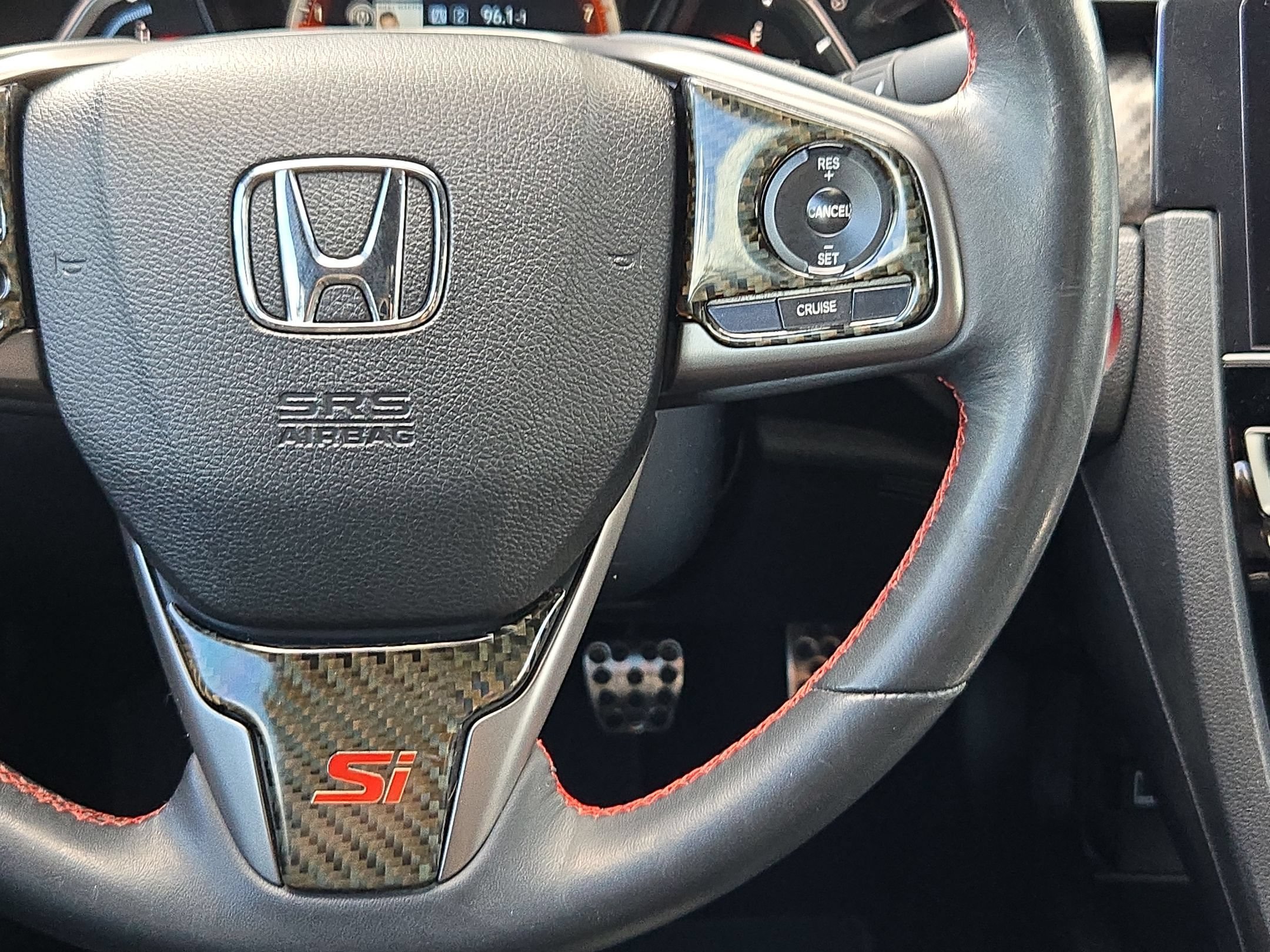 Used 2018 White Honda  image 22