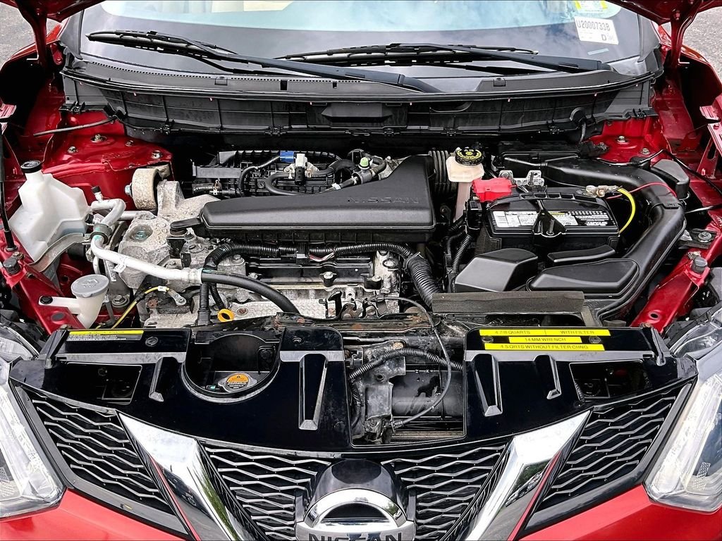 Used 2016 Cayenne Red Nissan SV image 29