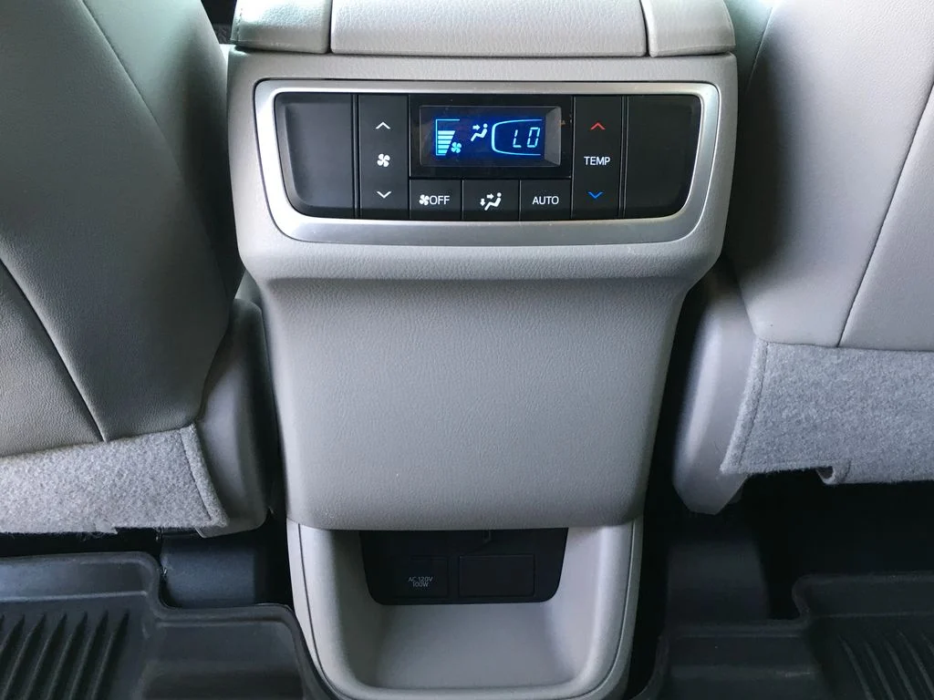 Used 2016 Gray Toyota XLE V6 image 26