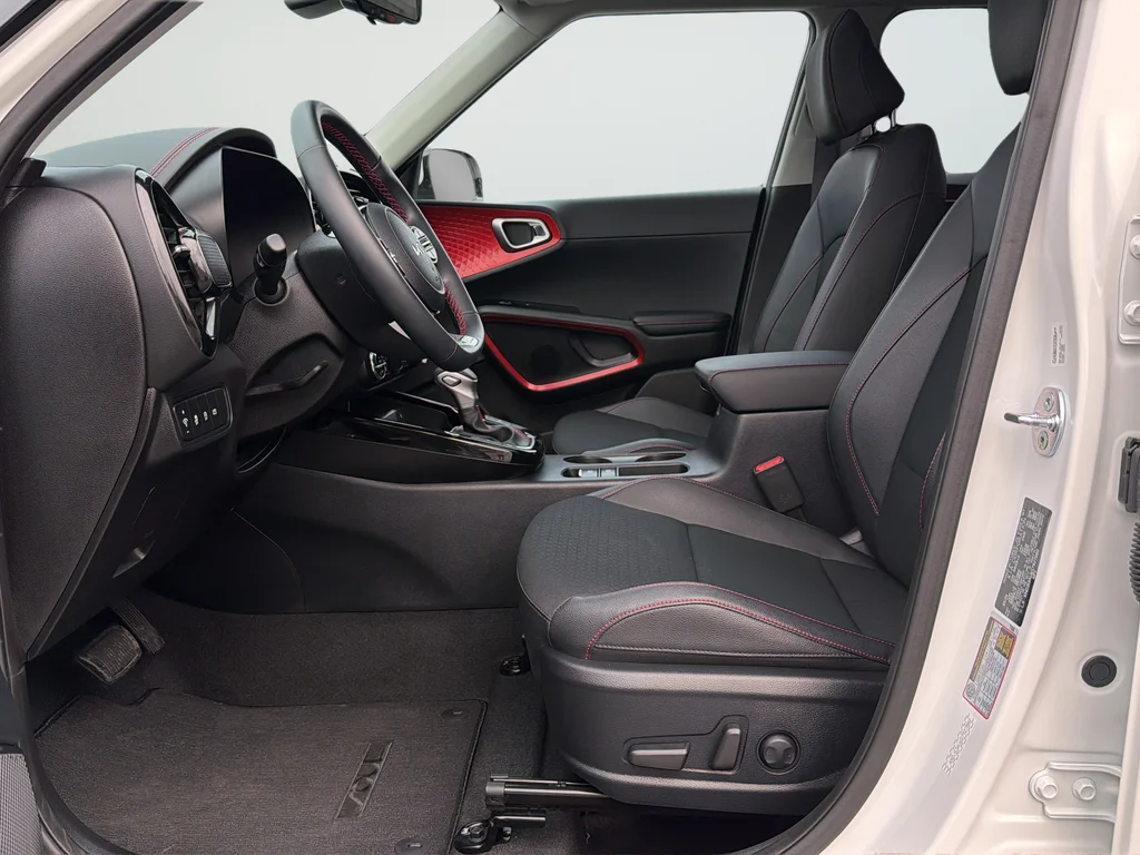 Used 2025 White Kia GT-Line image 10