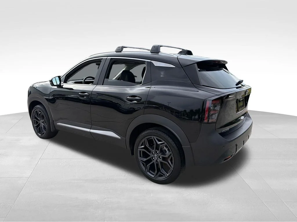 Used 2025 Black Nissan SR image 5