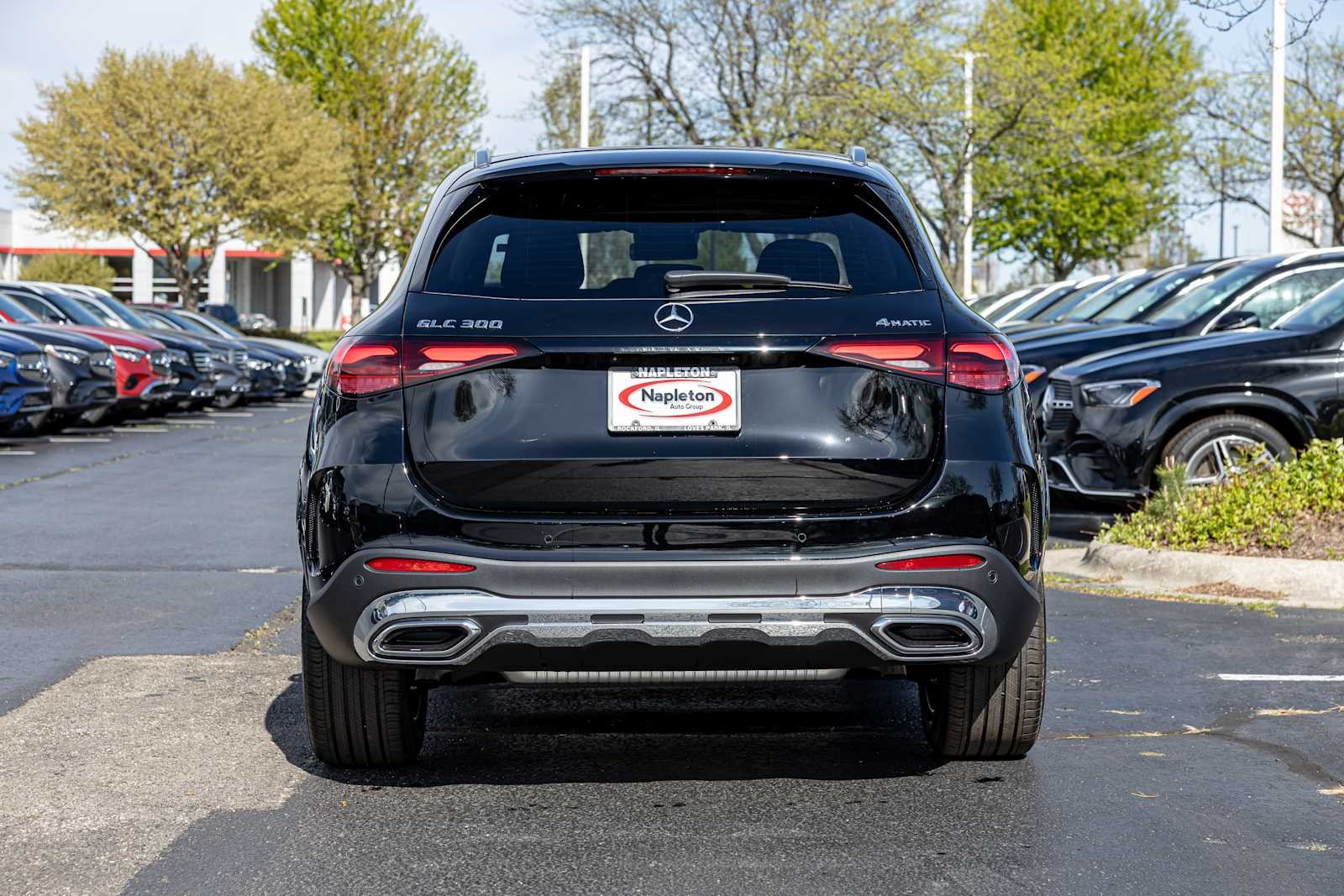 New 2026 Black Mercedes-Benz GLC 300 image 4